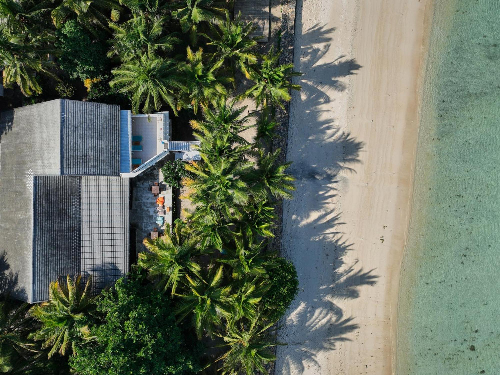 Myamo Beach Lodge Jereweh Exterior photo